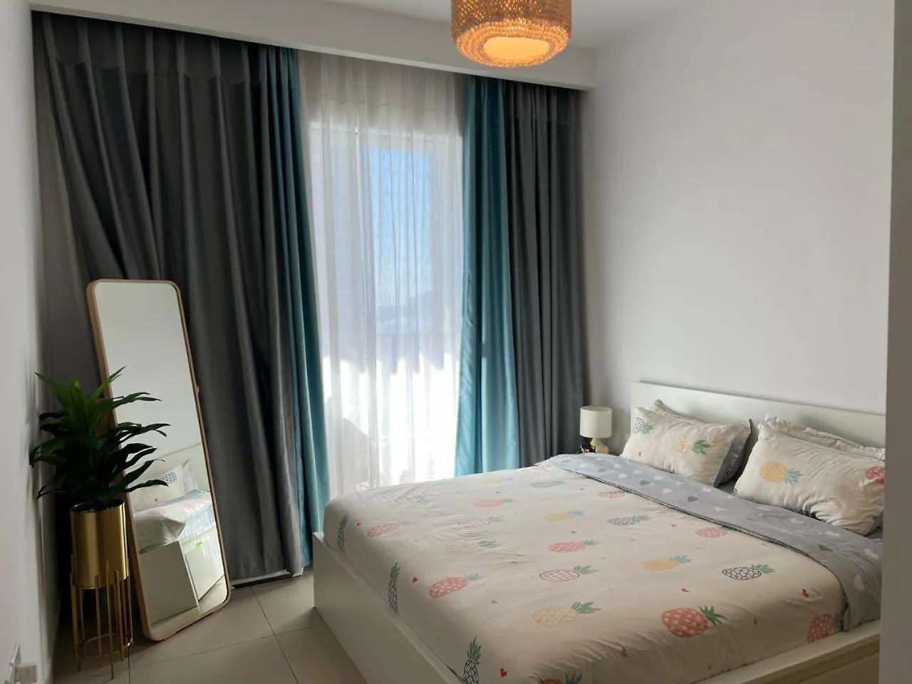 Coastal Charm - Fully Furnished 2-Bedroom Apartment With Spectacular Views By Petals Holiday Homes Dubai