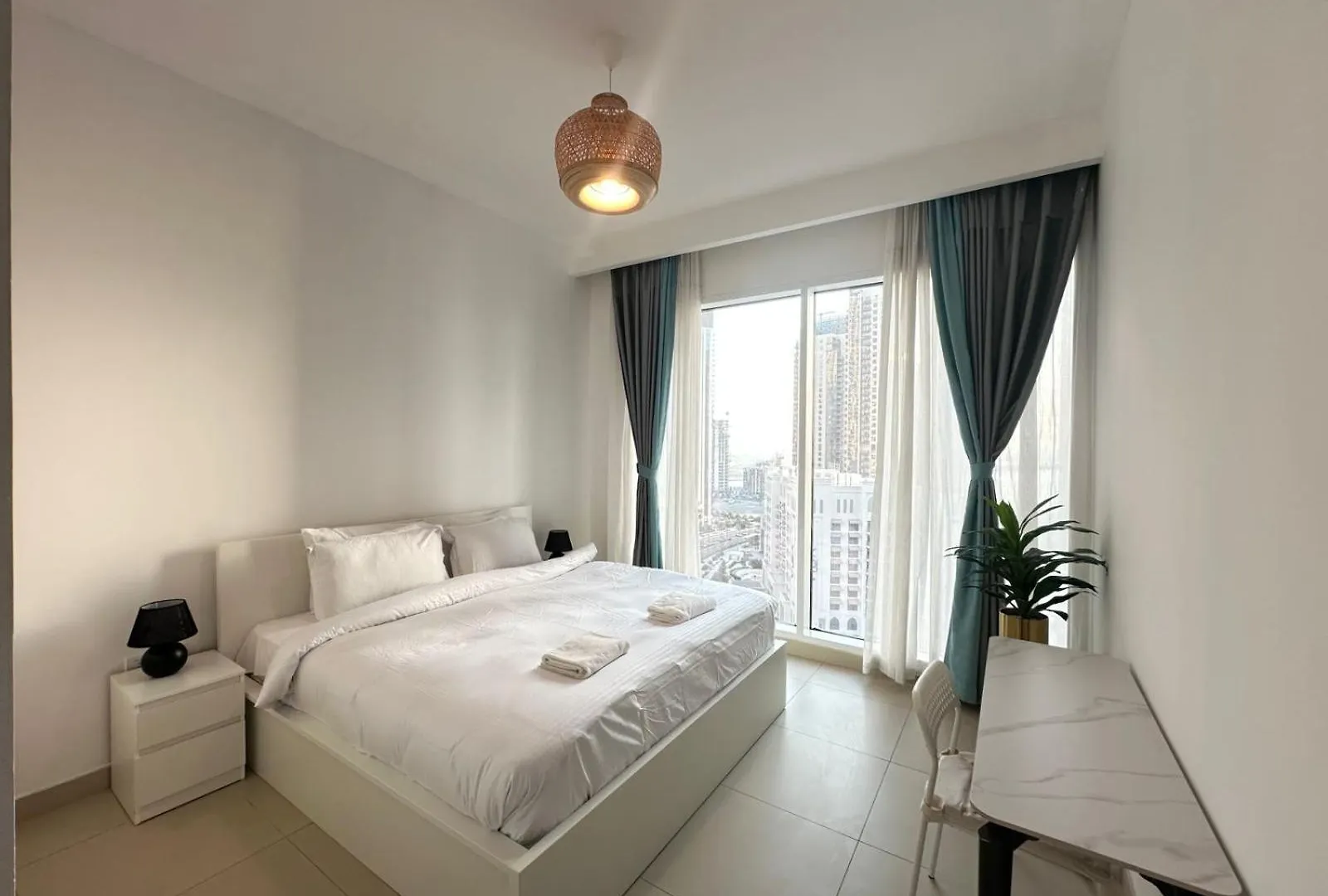 Coastal Charm - Fully Furnished 2-Bedroom Apartment With Spectacular Views By Petals Holiday Homes Dubai 0*,