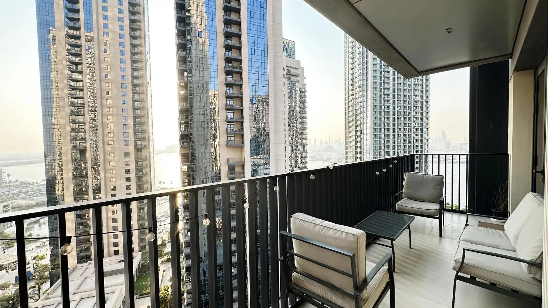 Coastal Charm - Fully Furnished 2-Bedroom Apartment With Spectacular Views By Petals Holiday Homes Dubai 0*,
