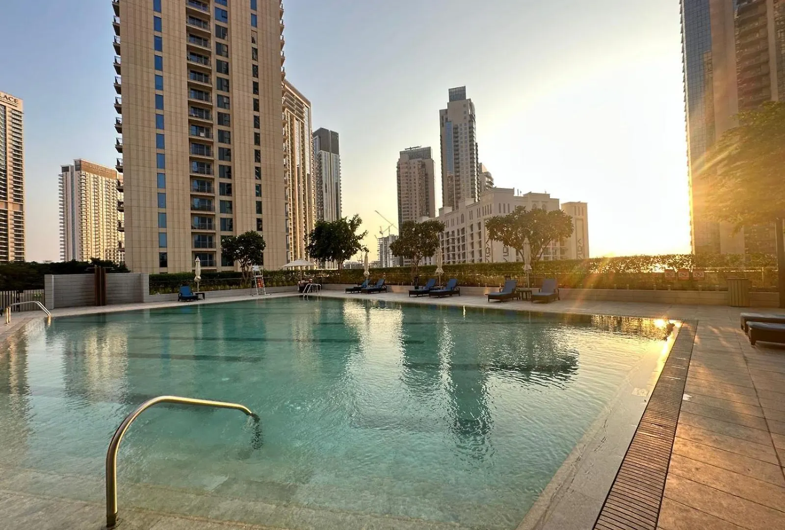 Coastal Charm - Fully Furnished 2-Bedroom Apartment With Spectacular Views By Petals Holiday Homes Dubai