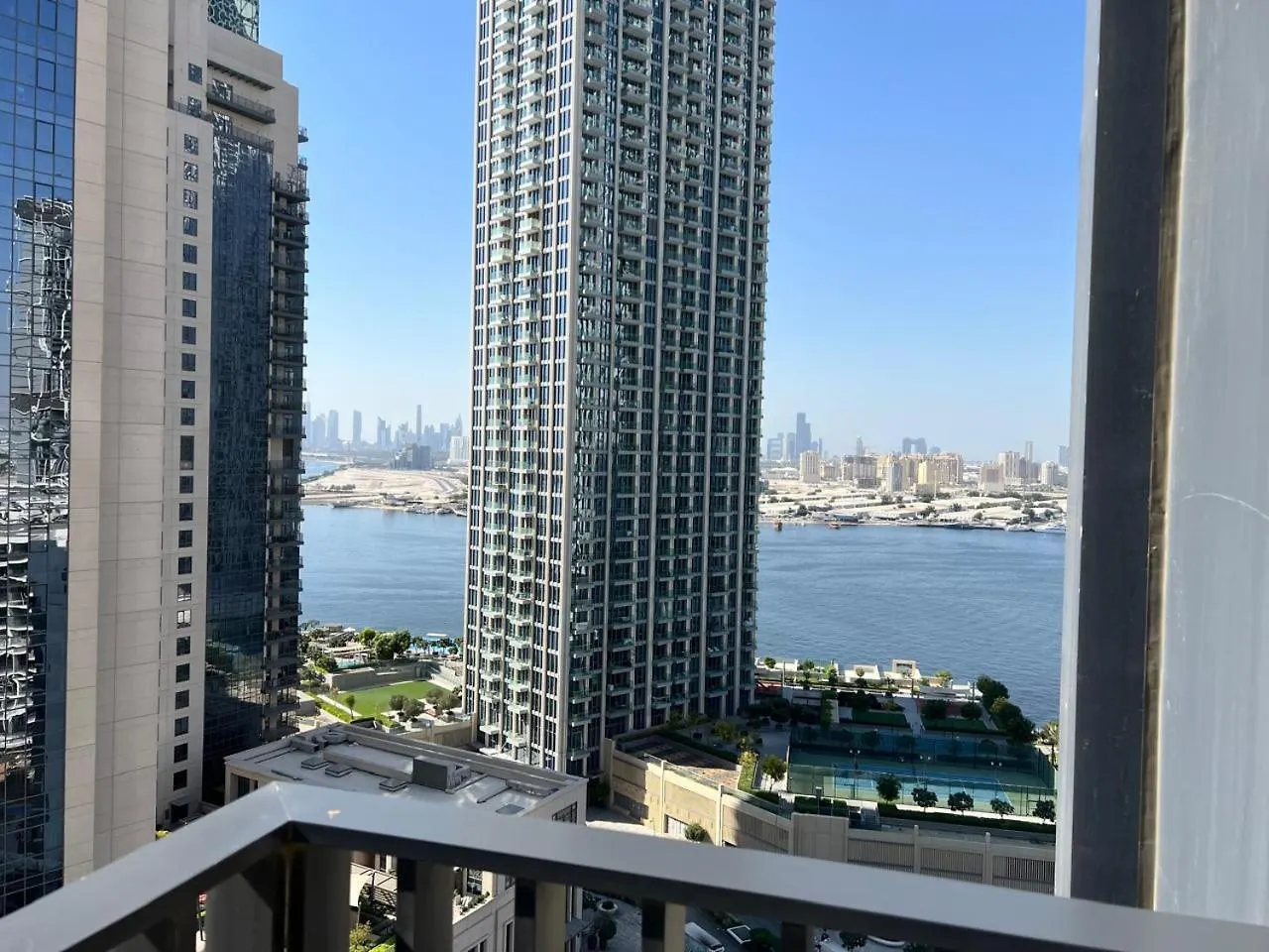 Coastal Charm - Fully Furnished 2-Bedroom Apartment With Spectacular Views By Petals Holiday Homes Dubai